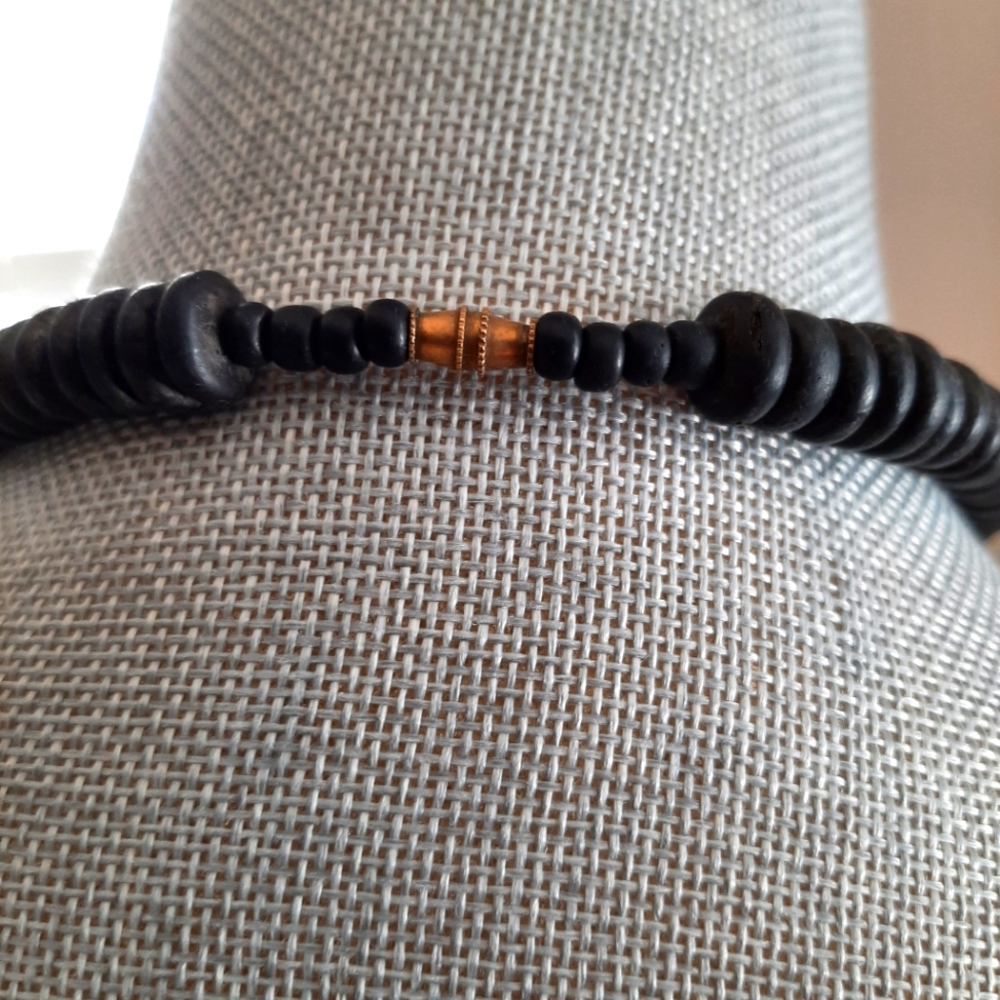Large Shell Necklace - Picture 3 of 9
